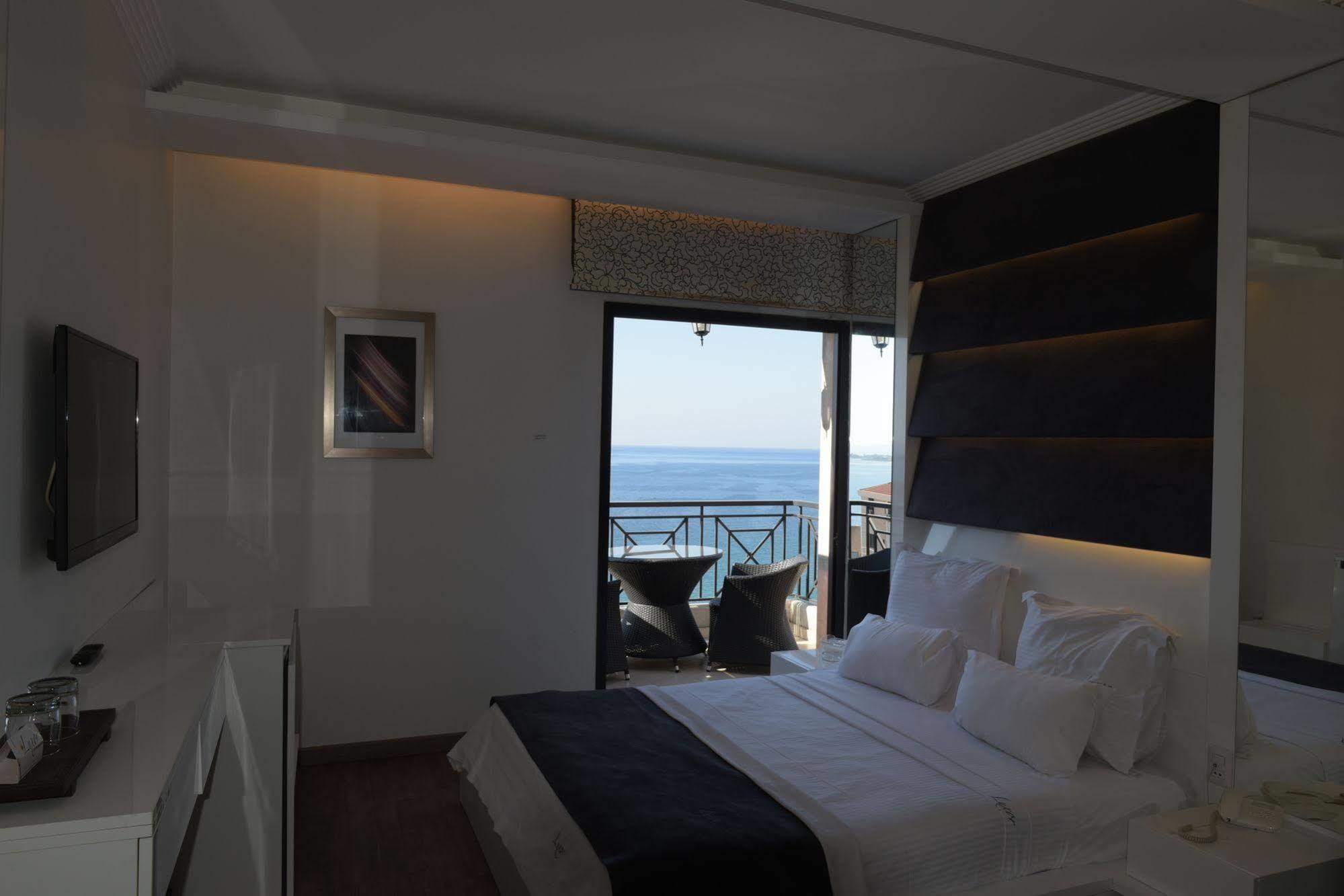 Luxor Hotel Jounieh Exterior photo