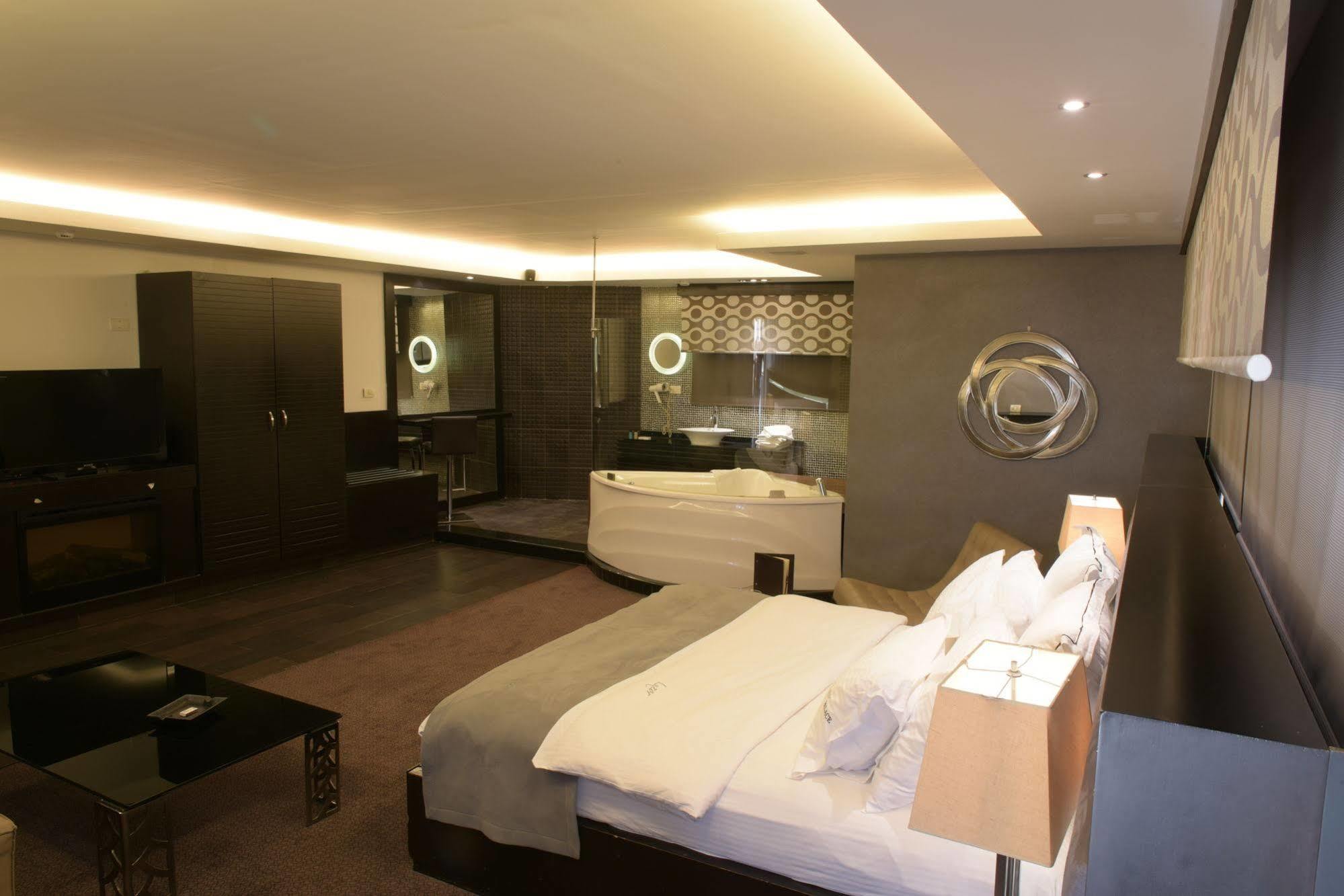Luxor Hotel Jounieh Exterior photo